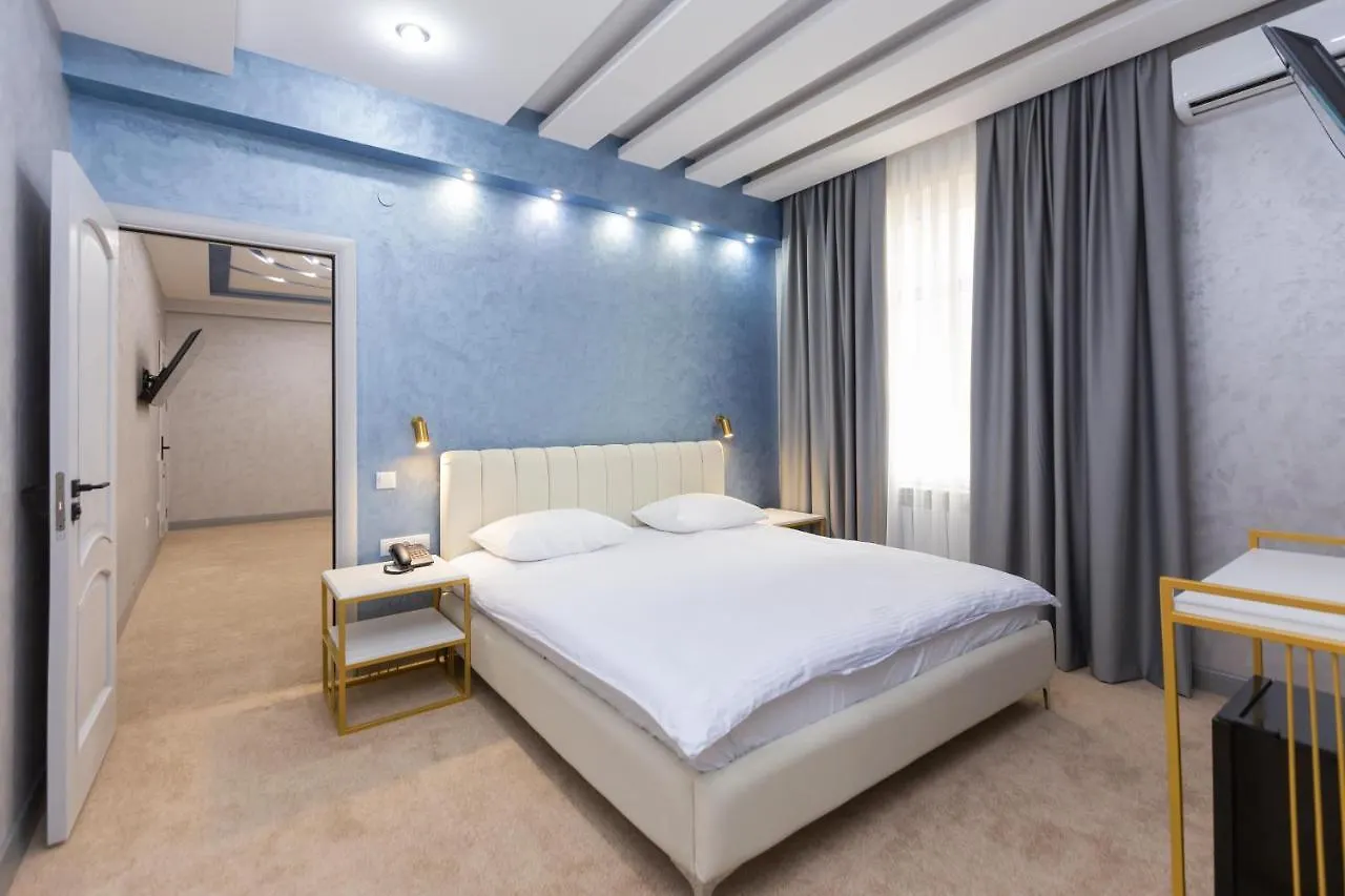 Amelia Hotel Kuramys