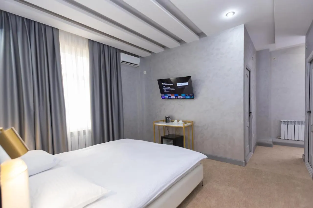 Amelia Hotel Kuramys