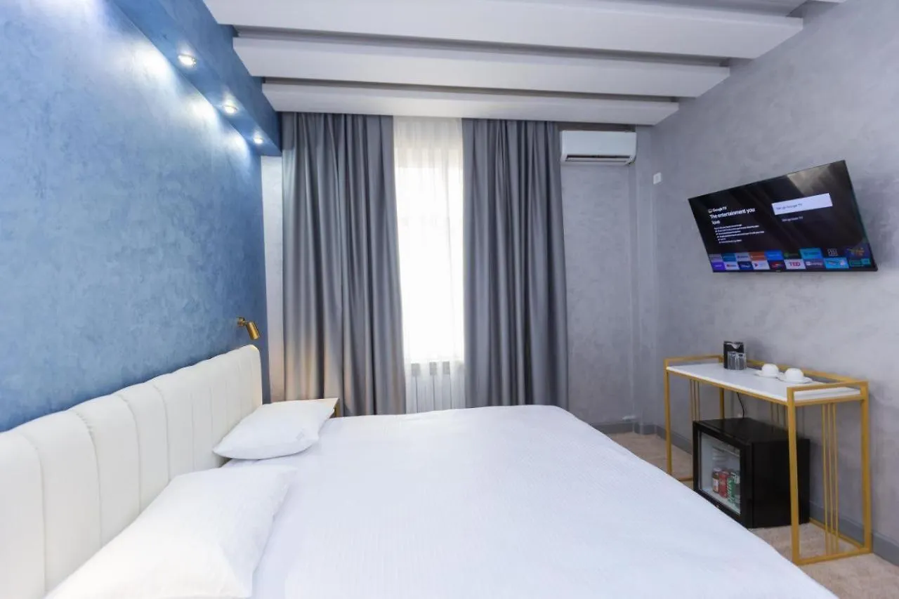 Amelia Hotel Kuramys